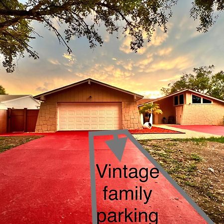 Vintage Family Scape + Heated Pool&Discount Tampa Exterior foto